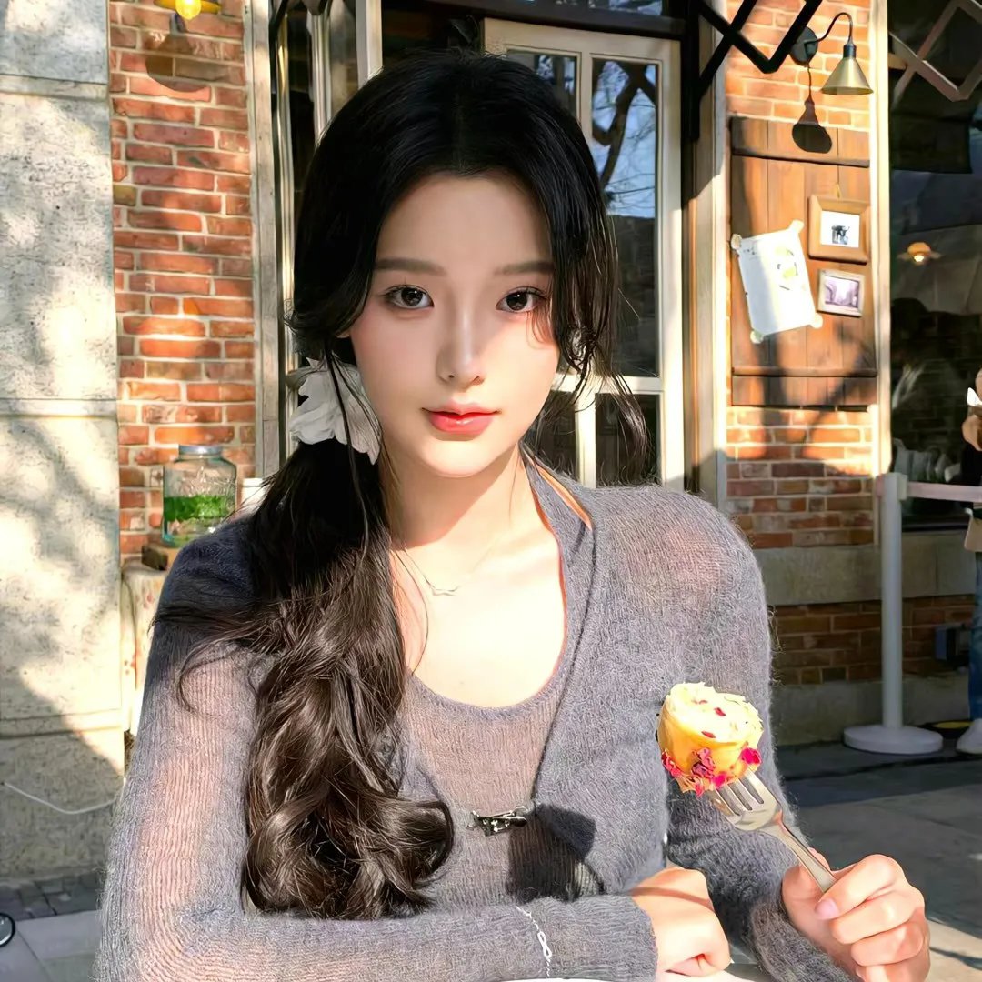 照片里的伴娘